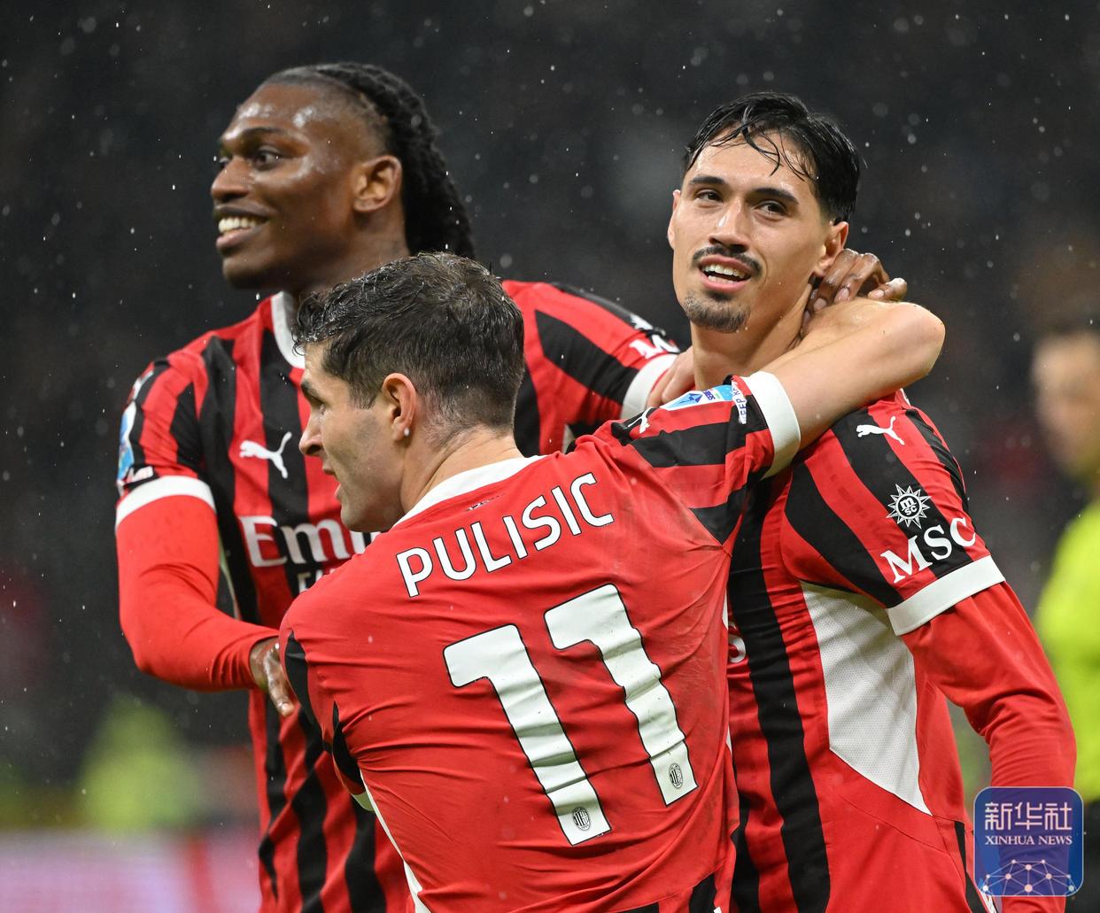 赛后突围战来临,AC米兰围绕意甲迎来里程碑,话题不断,身体对抗强度拉满  赛后突围战来临,AC米兰围绕意甲迎来里程碑,话题不断,身体对抗强度拉满